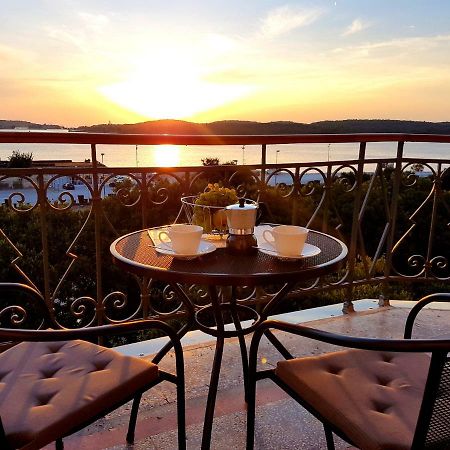 Apartament App Obrovac In The Centre - With Amazing Sea View! Pula Zewnętrze zdjęcie