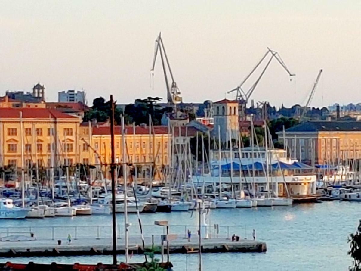 Apartament App Obrovac In The Centre - With Amazing Sea View! Pula Zewnętrze zdjęcie