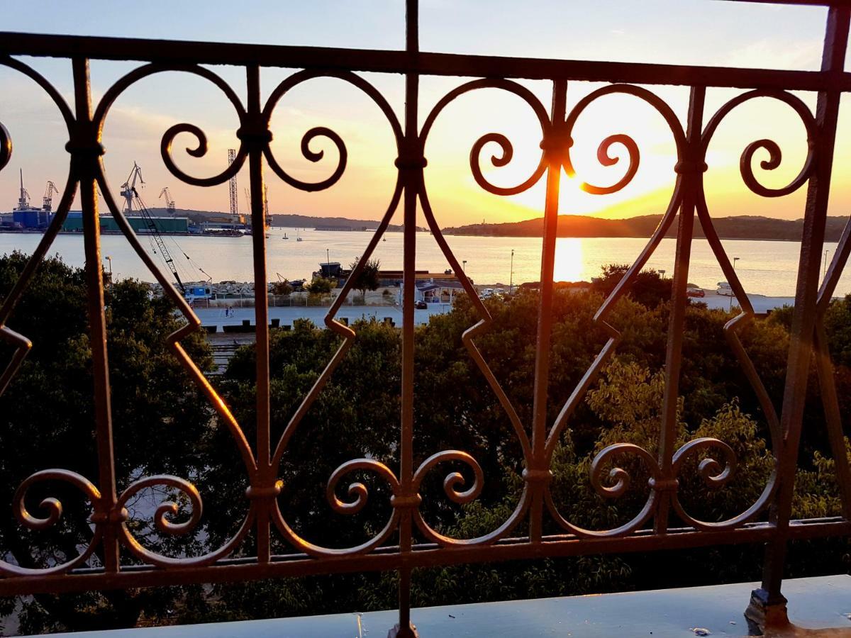 Apartament App Obrovac In The Centre - With Amazing Sea View! Pula Zewnętrze zdjęcie